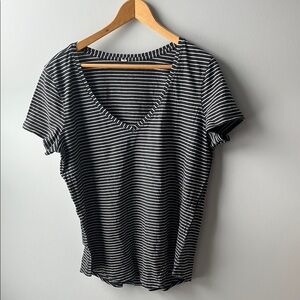 Lululemon love v-neck striped tshirt